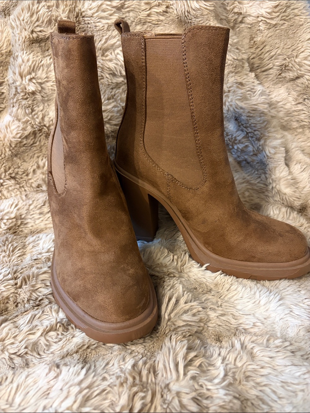 NINE WEST TAN SUEDE CHELSEA BOOTS CHUNKY BLOCK HEEL LUG SOLE SIZE 7